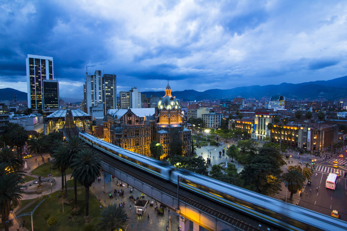 Колумбия город медельин фото
